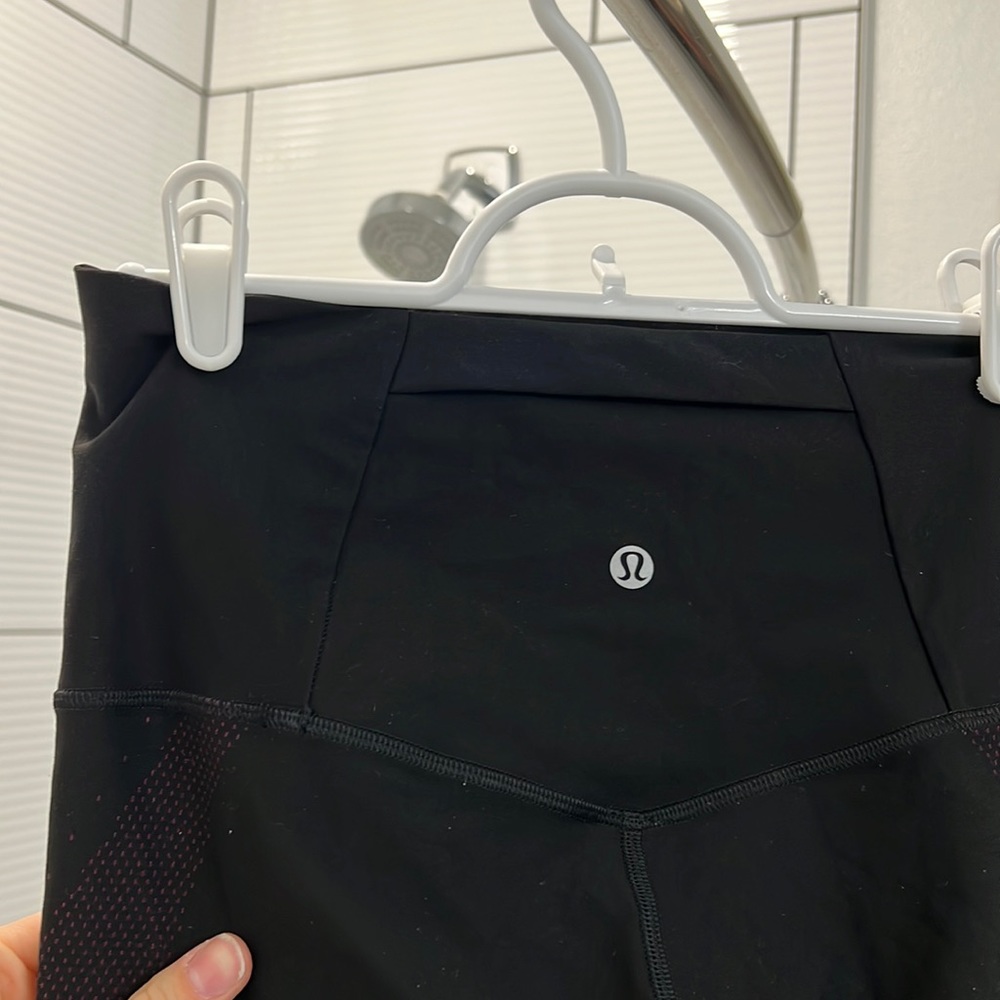 Lulu Size 6 black with pink accents